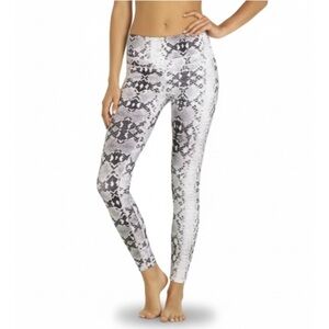 Varley “Biona Legging” In Monochrome Snake Size Small EUC!